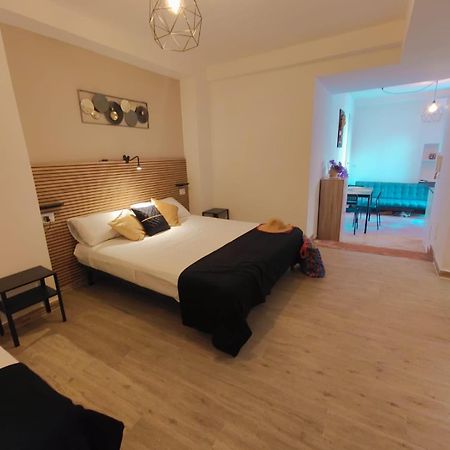 Tao House Golden Apartment ตาออร์มินา ภายนอก รูปภาพ