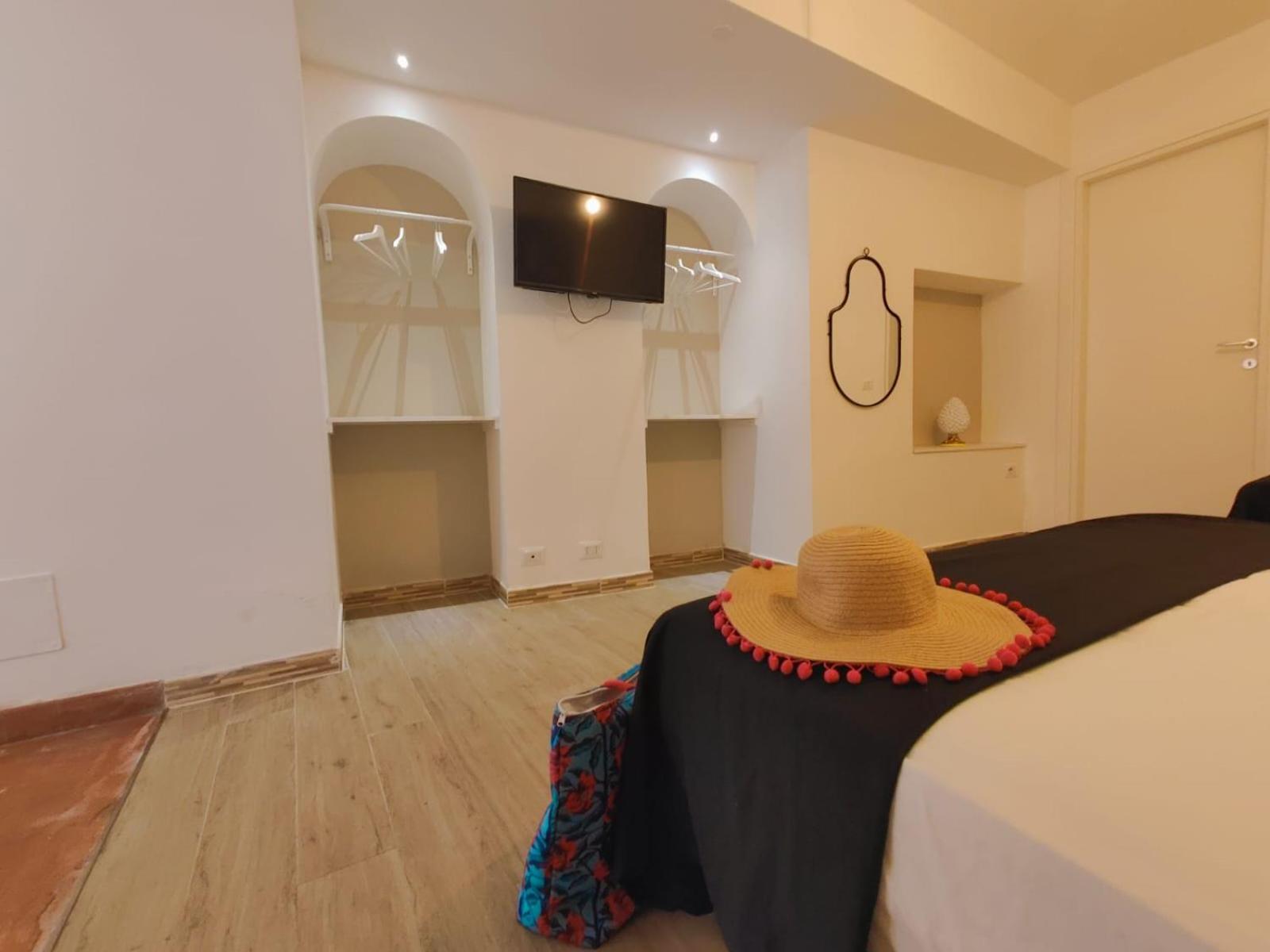 Tao House Golden Apartment ตาออร์มินา ภายนอก รูปภาพ